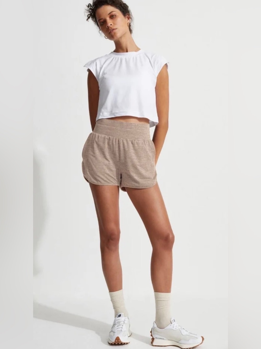 NWOT Varley Romney Shorts Taupe Marl